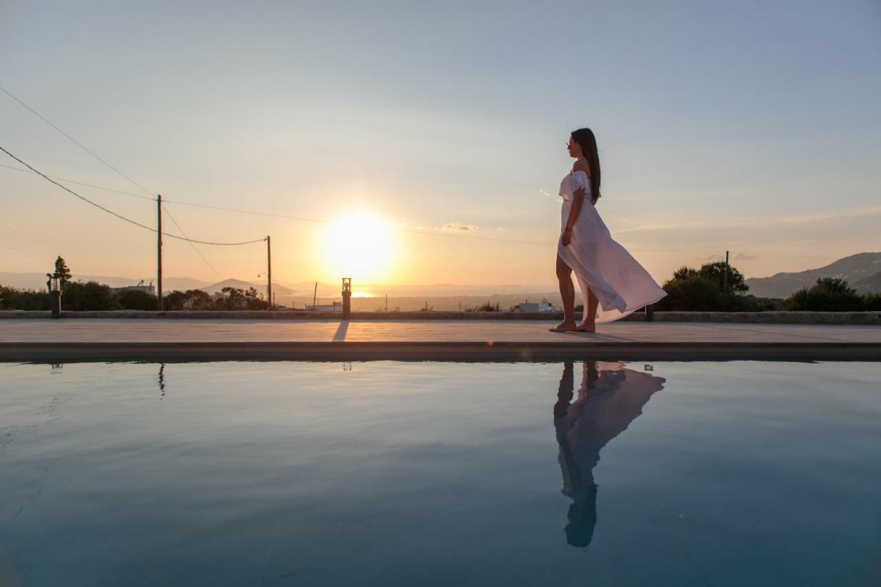 Naxos Infinity Villa And Suites Galanado Luaran gambar